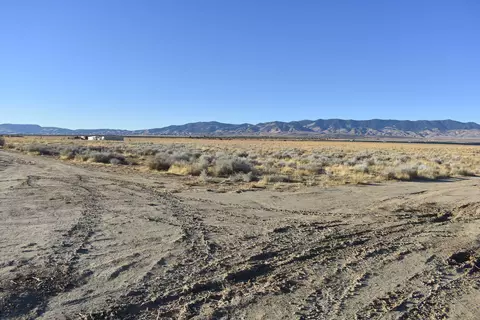 235 Th St W Ave A8, Lancaster, CA 93536