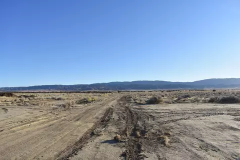 235 Th St W Ave A8, Lancaster, CA 93536 photo 2