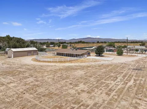 9142 Ave E 8 W, Lancaster, CA 93536 photo 2