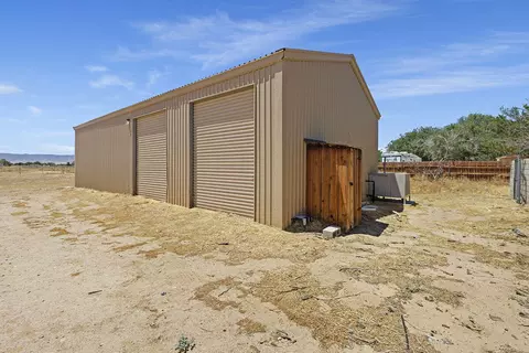 9142 Ave E 8 W, Lancaster, CA 93536 photo 3