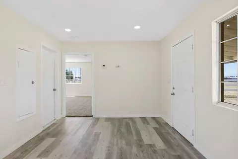 9142 Ave E 8 W, Lancaster, CA 93536 photo 11