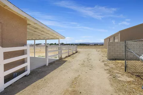 9142 Ave E 8 W, Lancaster, CA 93536 photo 26