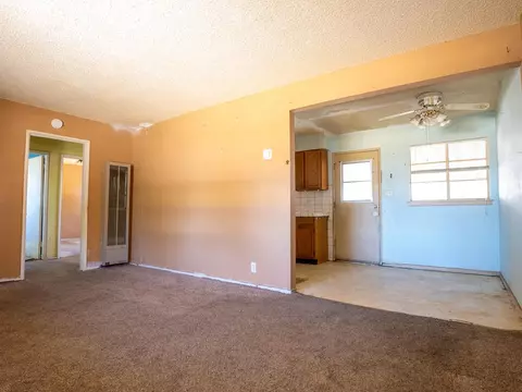 1114 Oldfield St W, Lancaster, CA 93534 photo 2