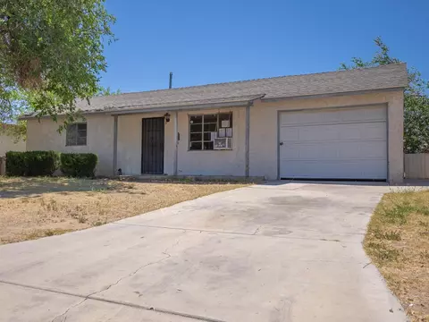 1114 Oldfield St W, Lancaster, CA 93534