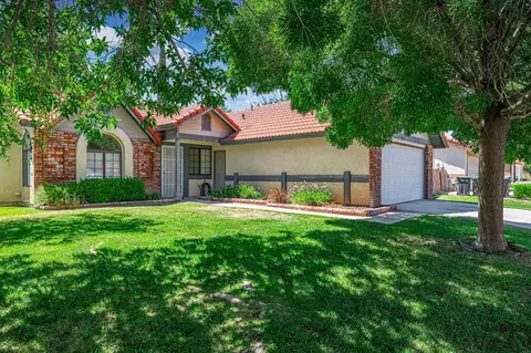 2822 Princeton Way, Lancaster, CA 93536 photo 3