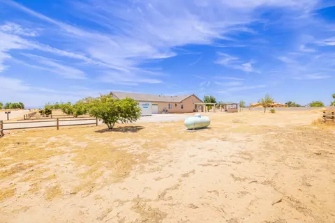 8753 Ave D2 W, Lancaster, CA 93536 photo 28