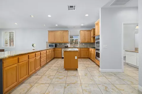 8753 Ave D2 W, Lancaster, CA 93536 photo 5