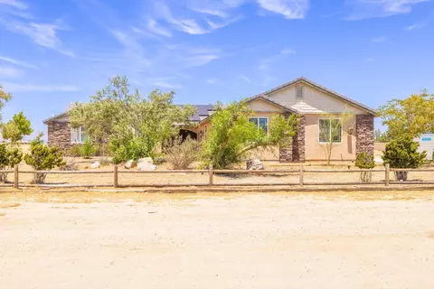 8753 Ave D2 W, Lancaster, CA 93536