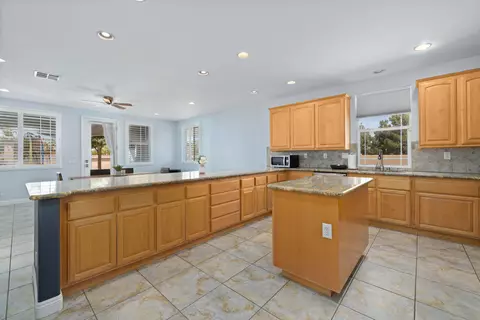8753 Ave D2 W, Lancaster, CA 93536 photo 9