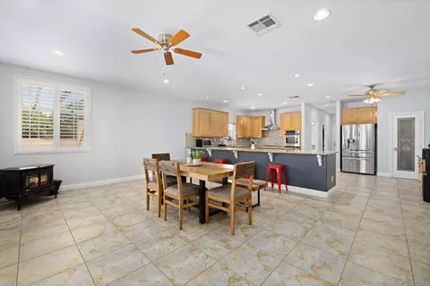 8753 Ave D2 W, Lancaster, CA 93536 photo 10