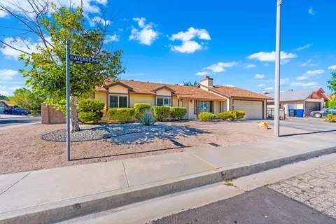 1812 Ave K9 W, Lancaster, CA 93534