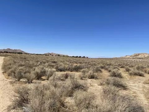 Ste #drt Dr, Lancaster, CA 93535