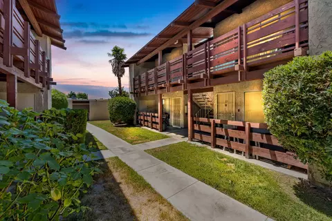 2040 Avenue J13 Ave W #13, Lancaster, CA 93536