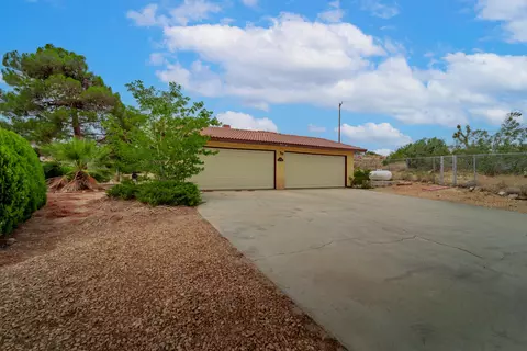 301 Avenue S E, Palmdale, CA 93550 photo 5