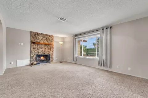 301 Avenue S E, Palmdale, CA 93550 photo 9
