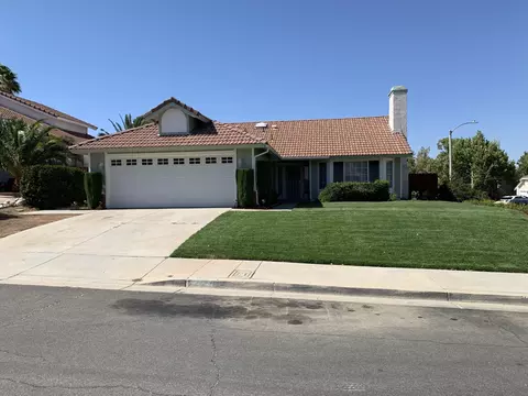 2265 Dartmouth Ln, Palmdale, CA 93550