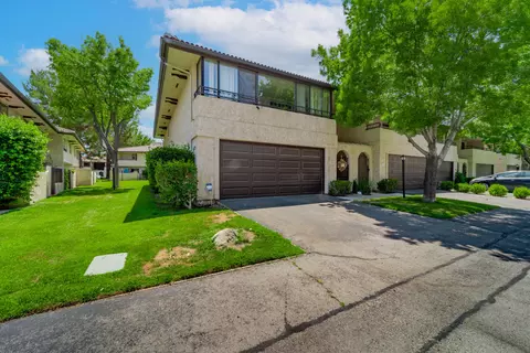 222 Hawk Ln, Palmdale, CA 93551