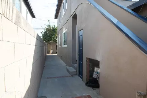 162 Del Amo Blvd W, Long Beach, CA 90805 photo 3
