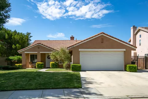 2762 Oldfield St W, Lancaster, CA 93536