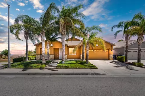 3867 Grandview Dr, Palmdale, CA 93551