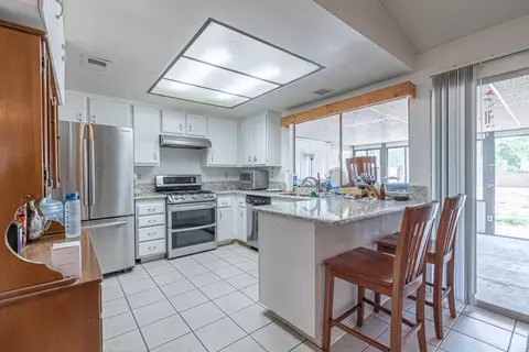 1011 Nugent St E, Lancaster, CA 93535 photo 10