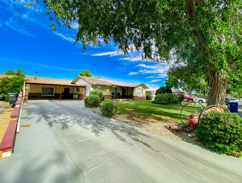 44933 11 St W, Lancaster, CA 93534