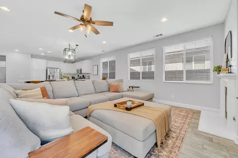 4036 Jonathan St, Lancaster, CA 93536 photo 7