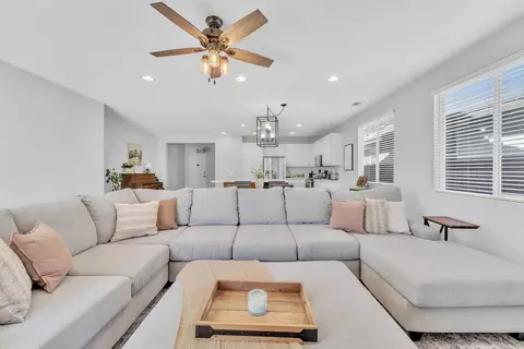 4036 Jonathan St, Lancaster, CA 93536 photo 8