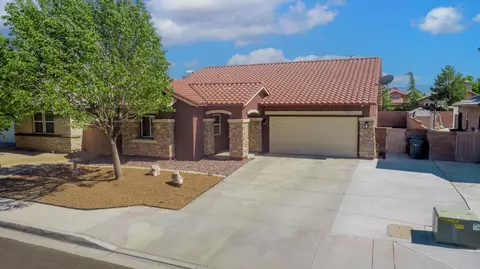 4036 Jonathan St, Lancaster, CA 93536