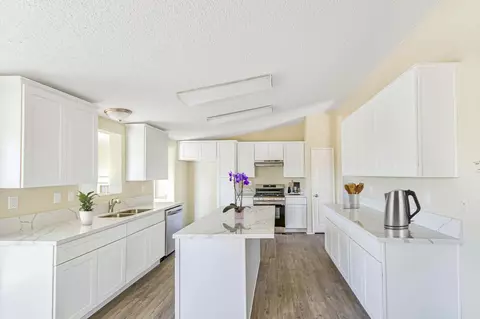 9820 Palmdale Blvd E, Palmdale, CA 93591 photo 4