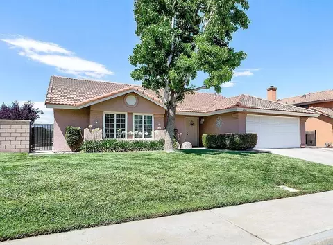 4745 Brisa Dr, Palmdale, CA 93551