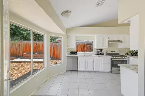 36922 Solvay St, Palmdale, CA 93552 photo 6