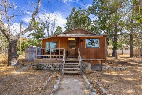 46943 Naomi Ave, Lake Hughes, CA 93532