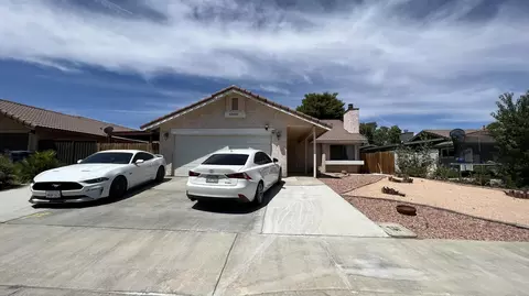 43647 La Paz Ln, Lancaster, CA 93535