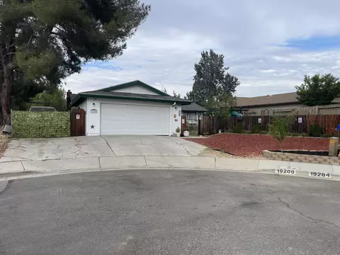 19200 Beachgrove Ct, Newhall, CA 91321