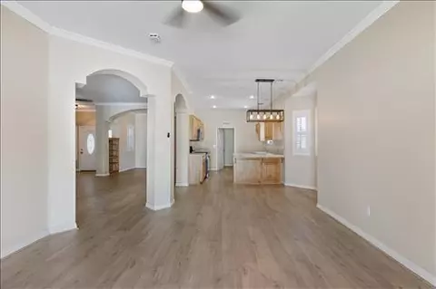 Entry Way - 810 Mulberry St, Tehachapi, CA 93561 photo 2 of 2