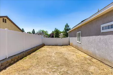 Exterior - 810 Mulberry St, Tehachapi, CA 93561 photo 5 of 7