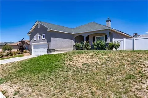 Exterior - 810 Mulberry St, Tehachapi, CA 93561 photo 2 of 7