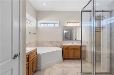 Bath - 810 Mulberry St, Tehachapi, CA 93561 photo 1 of 3