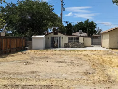 45037 Redwood Ave, Lancaster, CA 93534