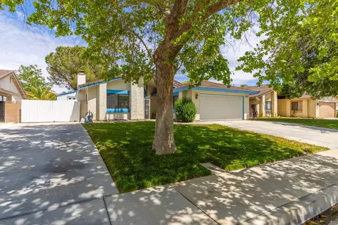 44330 Ruthron Ave, Lancaster, CA 93536 photo 2