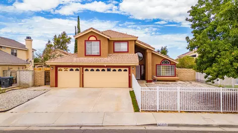 37729 49th St E, Palmdale, CA 93552