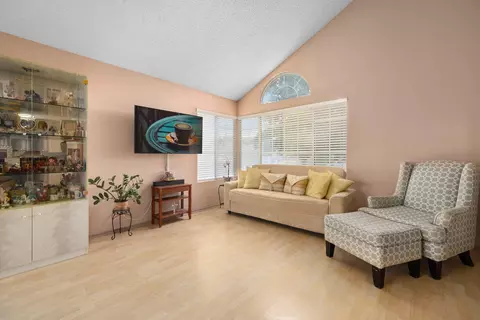 37729 49th St E, Palmdale, CA 93552 photo 8