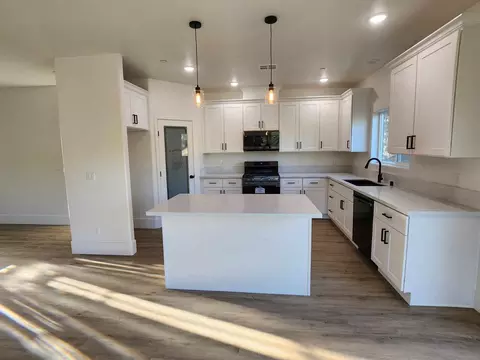 22473 Zurich Dr, Tehachapi, CA 93561 photo 5