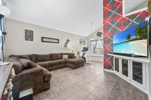 44708 Tarragon Dr, Lancaster, CA 93536 photo 7