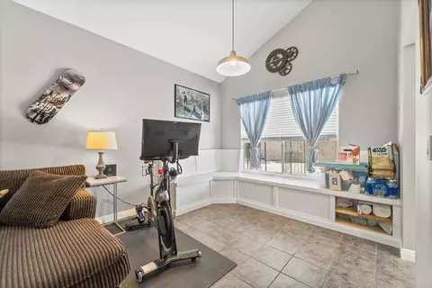 44708 Tarragon Dr, Lancaster, CA 93536 photo 9
