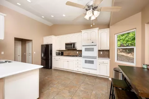 32134 Cimarron Way, Acton, CA 93510 photo 5