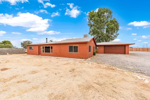 40458 12th St W, Palmdale, CA 93551