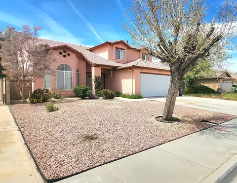 43915 Silver Bow Rd, Lancaster, CA 93535 photo 2
