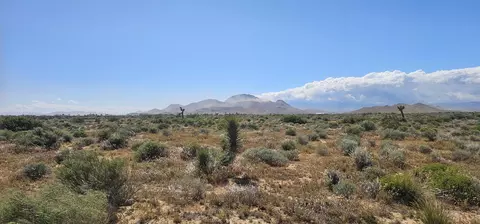 10 Th E, Mojave, CA 93501 photo 3